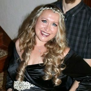 Meet your Posher, Carolyn